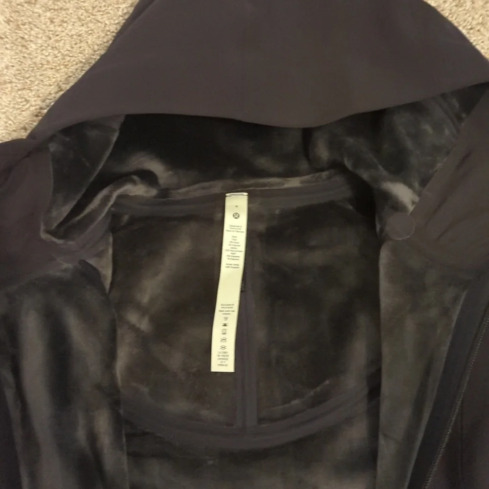 Lululemon repelshell rain jacket - Picture 2 of 6